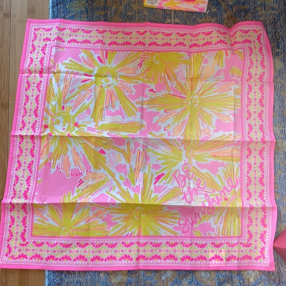 Lilly Pulitzer Printed Square Scarf Pink & Yellow Multi Be The Sunshine GWP NEW - Picture 6 of 9